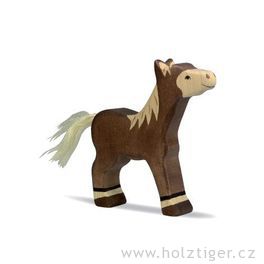 Hříbě tmavě hnědé, stojící – zvířátko ze dřeva